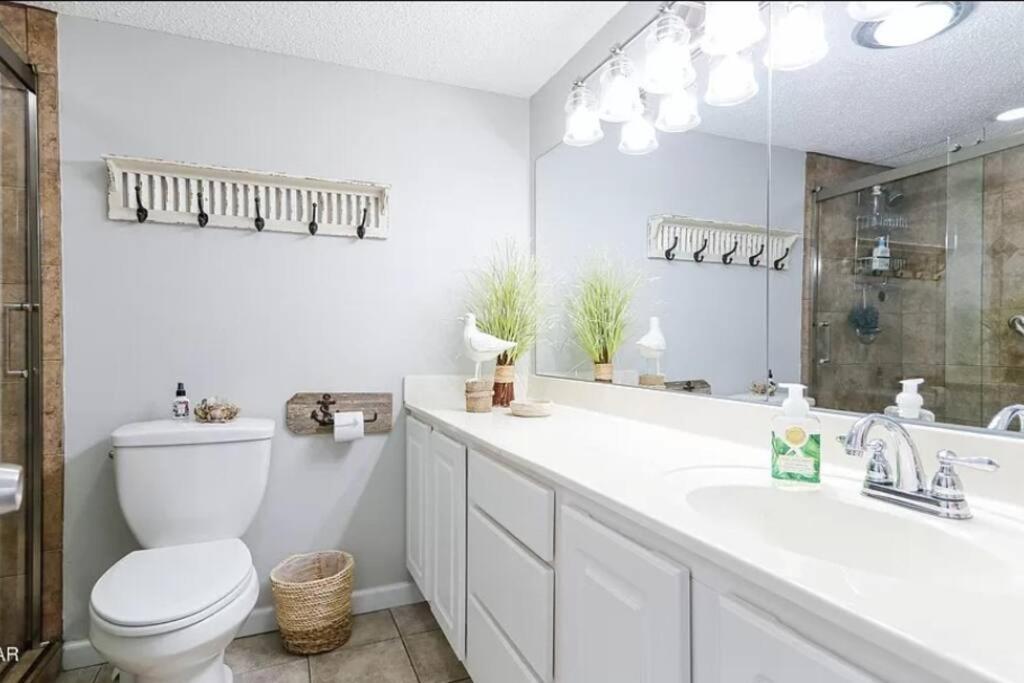 3 Bdrm Condo- 4 Pools, Hot Tub & Walk To Panama City Beach