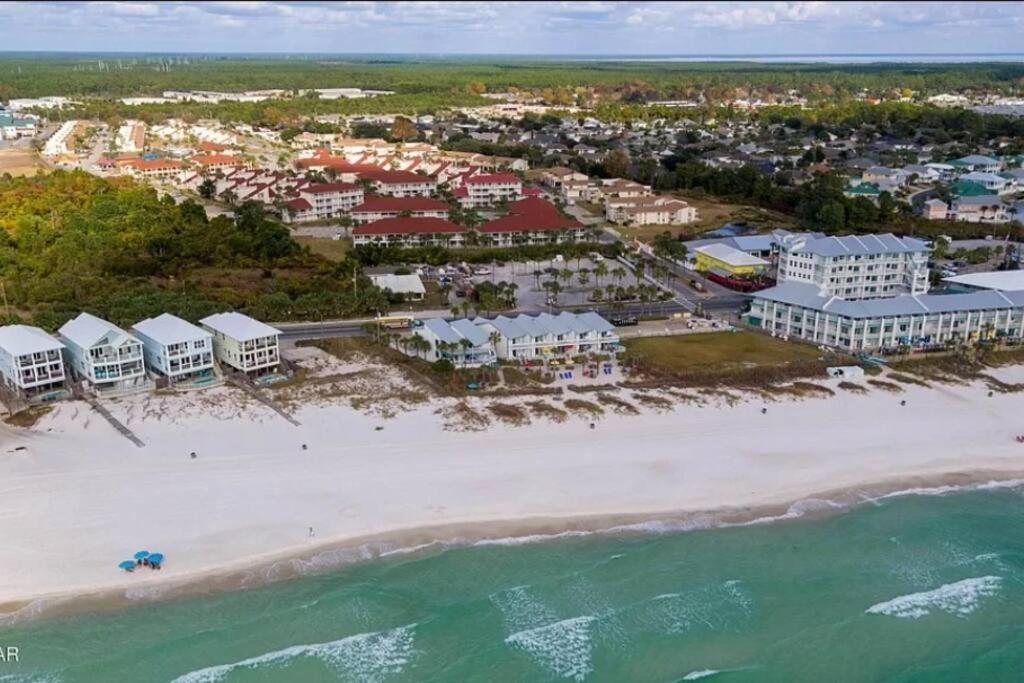 3 Bdrm Condo- 4 Pools, Hot Tub & Walk To
