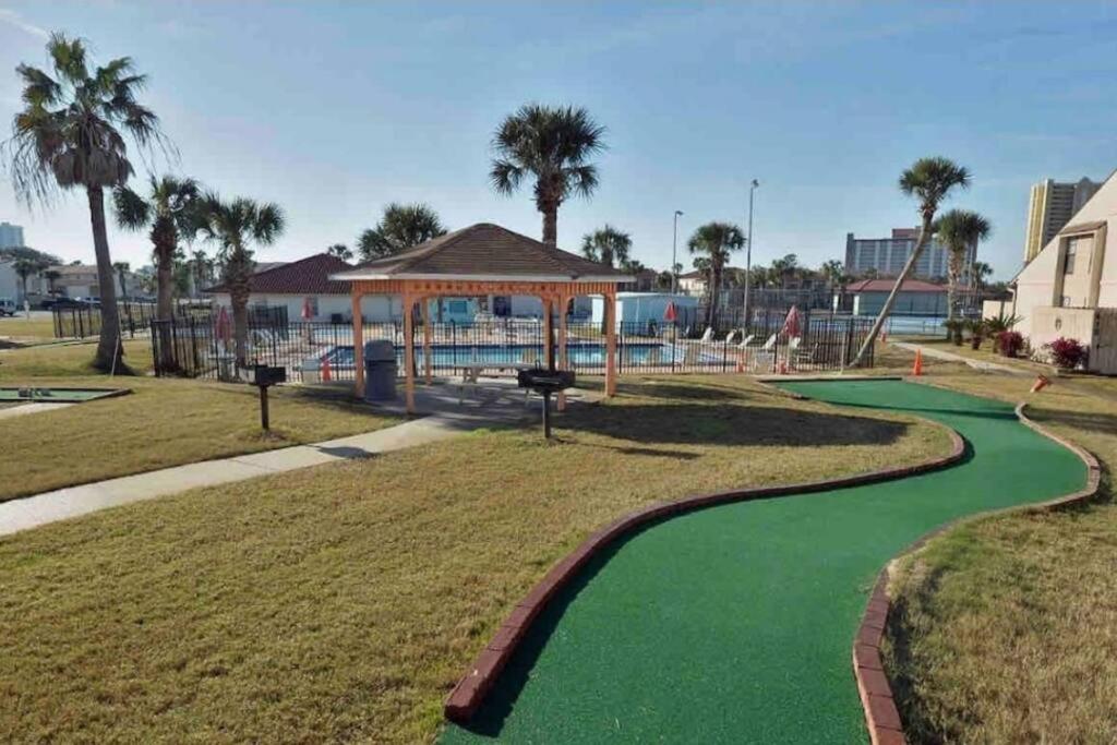 3 Bdrm Condo- 4 Pools, Hot Tub & Walk To Apartment