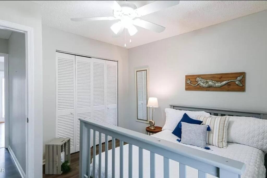 3 Bdrm Condo- 4 Pools, Hot Tub & Walk To Apartment *