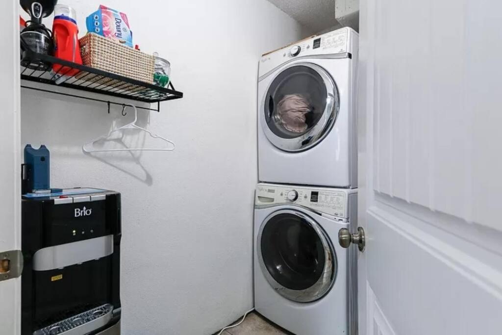 3 Bdrm Condo- 4 Pools, Hot Tub & Walk To Apartment