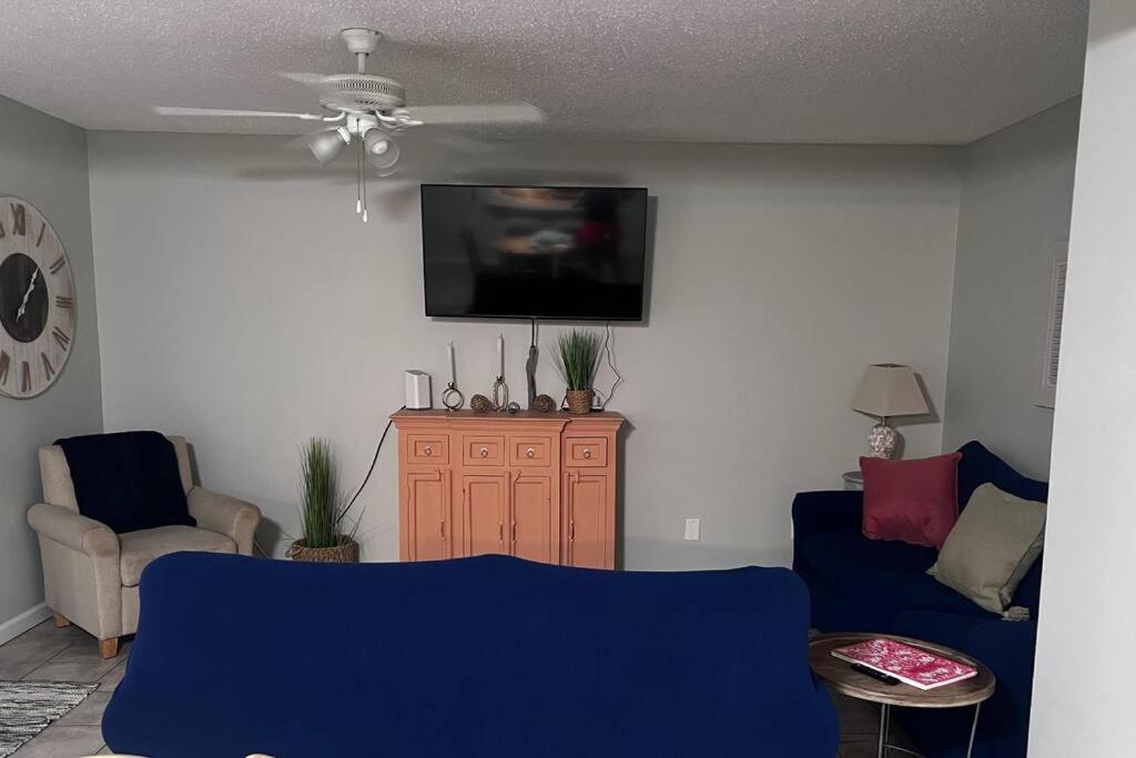 Apartment 3 Bdrm Condo- 4 Pools, Hot Tub & Walk To